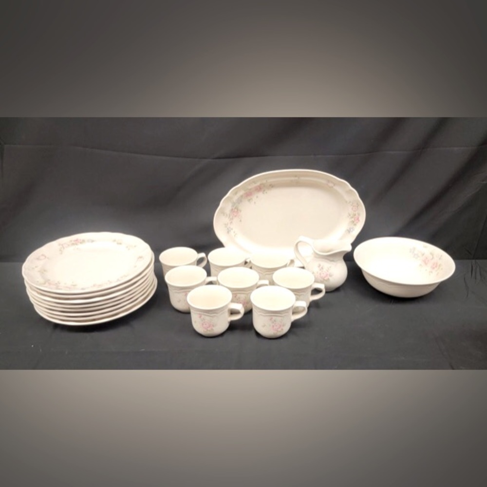 19 Piece Pfaltzgraff Tea Rose Dishes